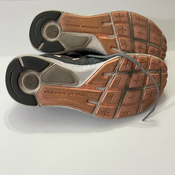 Under Armour Charged Lighting Women's Athletic Shoes in Gray and Pink Size 10 - Picture 6 of 7